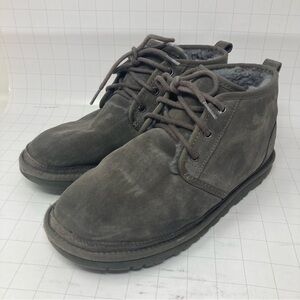 UGG Men 9 Gray Chukka Boots Suede Comfort EUC s/n 3236